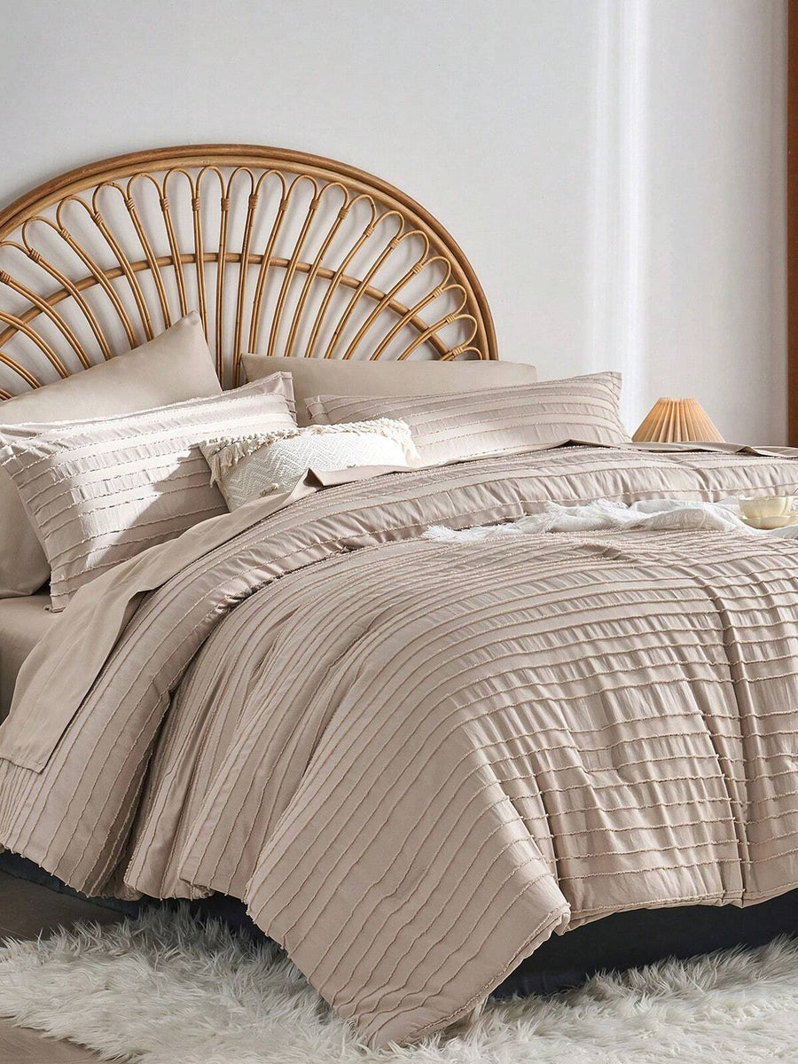 7-Piece Chic Cut Flower Bed Comforter Set, Suitable For All Seasons, Soft And Comfortable Bedding Set, Includes Comforter, Flat Sheet, Fitted Sheet, 2 Pillowshams And 2 Pillowcases, Suitable For Your Bedroom Decoration